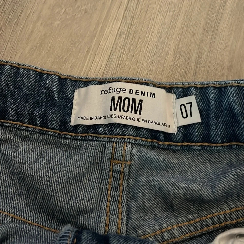 Refuge denim blue Mom shorts size 7 - Picture 5 of 8
